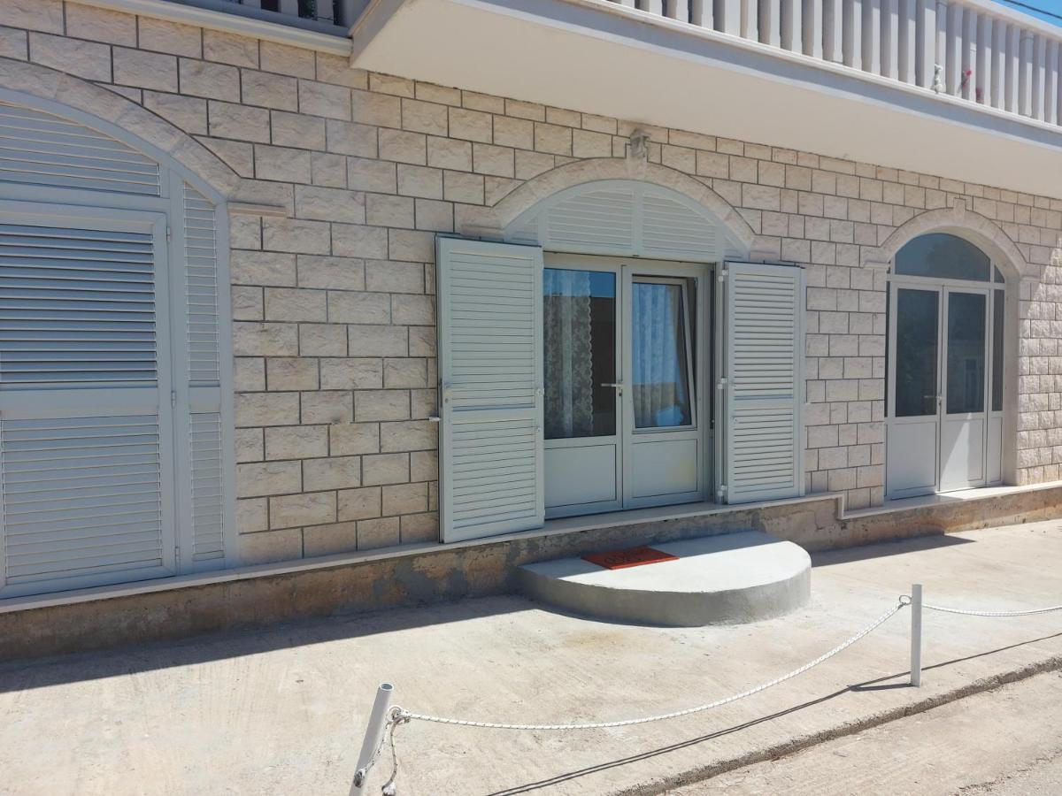 Apartments K & N Prizba Exterior photo