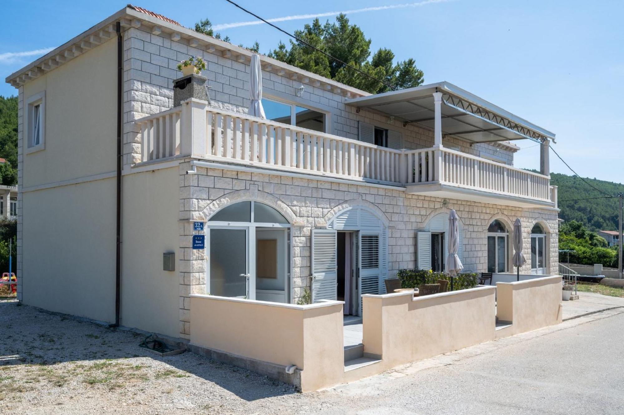 Apartments K & N Prizba Exterior photo